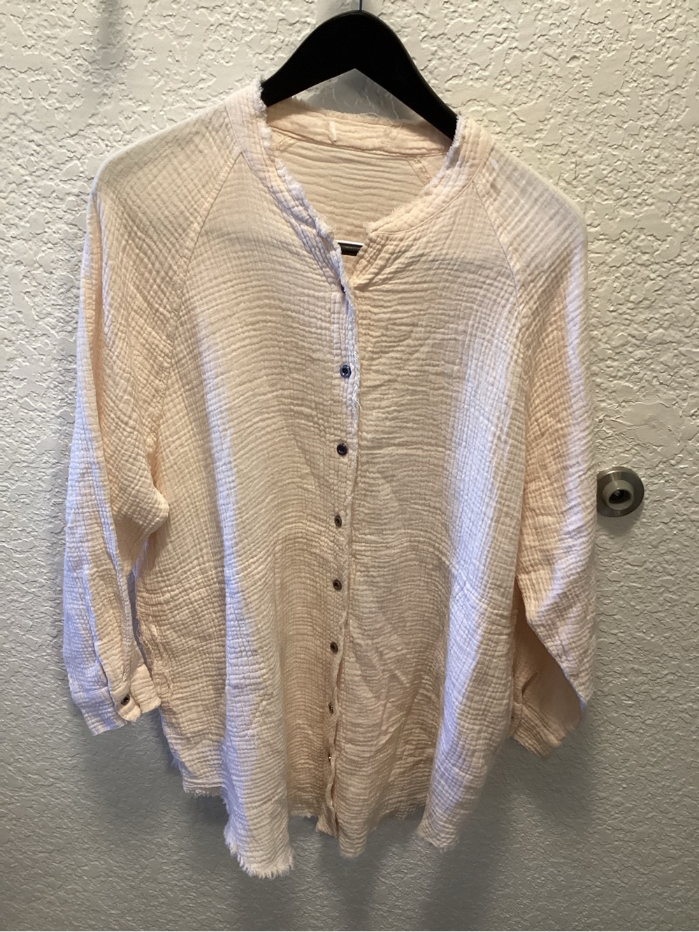 Light Pink Crinkle Button-Front Women's Top xl/1x